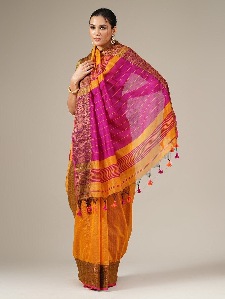 TAQREEB: Handloom cotton silk saree with woven zari border - SIMPLY KITSCH