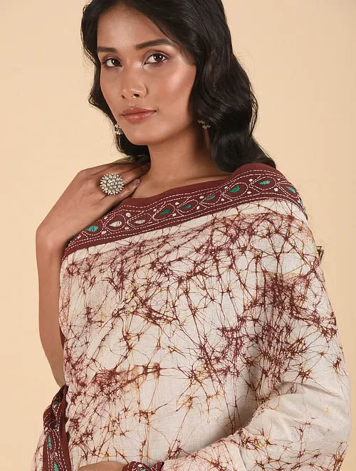 KATTHIYE NAKSH: Cotton batik saree with hand kantha embroidery - SIMPLY KITSCH